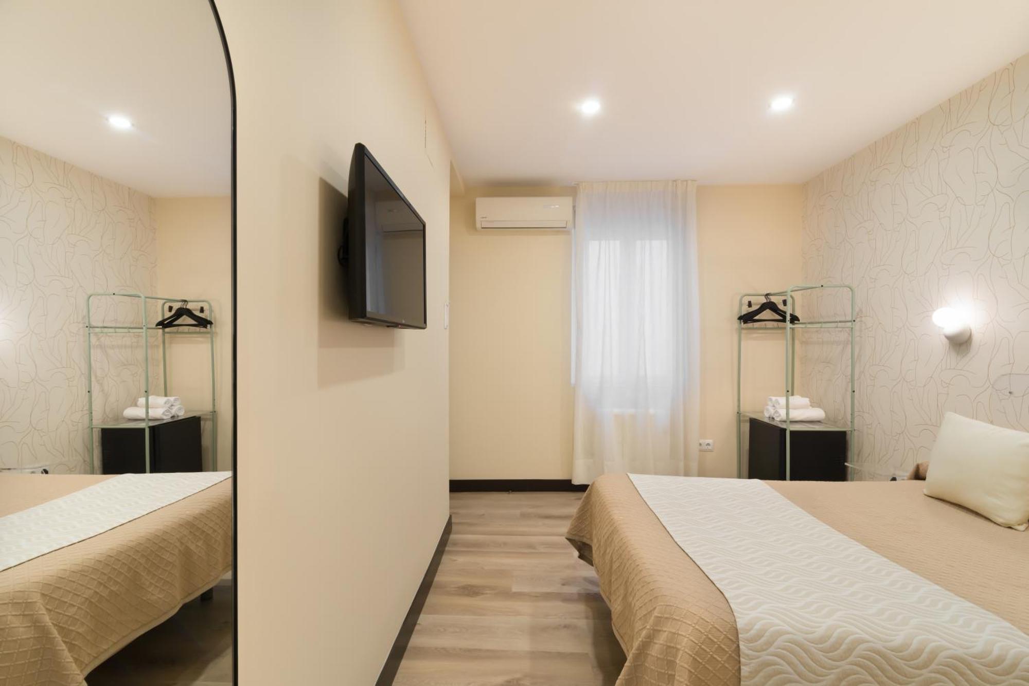 Hostal Art Madrid Hotel Ngoại thất bức ảnh